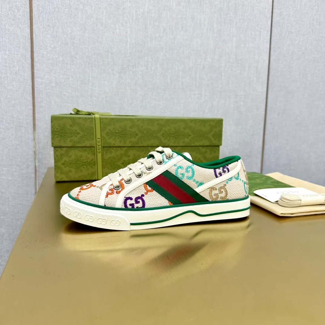 👟👟Ex-factory price 440👟👟 GUCCI 2020 latest classic 1977 low-top double G canvas shoes, original purchase, 1:1 development, original lasting process. Size: 35-45/45. Customized items are non-returnable and must be paid first. . ...new version complete package...